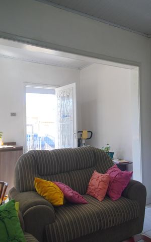 Casa à venda com 180m², 2 quartos e 1 vagaSala