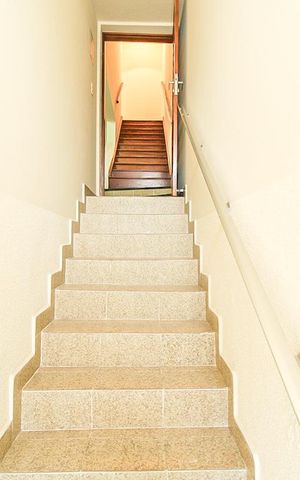 Casa para alugar com 90m², 3 quartos e sem vaga Casa para alugar com 90m², 3 quartos e sem vagaEscada