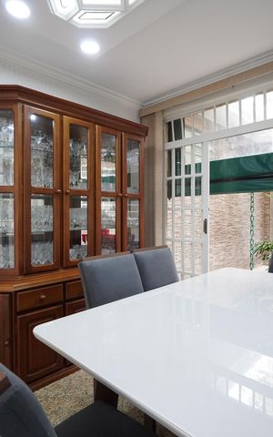 Casa à venda com 250m², 4 quartos e 3 vagasCopa