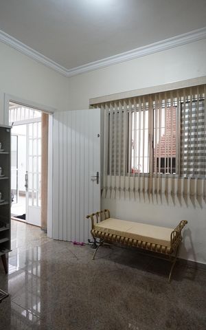 Casa à venda com 250m², 4 quartos e 3 vagasEscritório