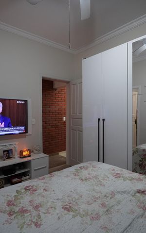 Casa à venda com 250m², 4 quartos e 3 vagasSuíte