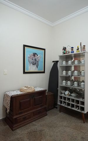 Casa à venda com 250m², 4 quartos e 3 vagasEscritório