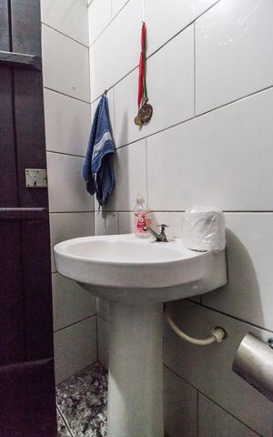 Casa à venda com 143m², 2 quartos e 2 vagas Casa à venda com 143m², 2 quartos e 2 vagasLavabo