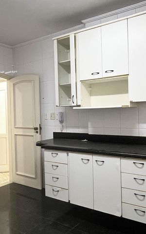 Apartamento para alugar com 189m², 3 quartos e 2 vagasCozinha