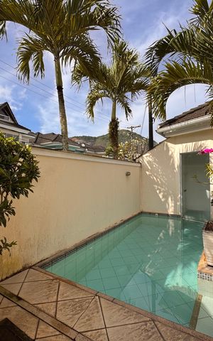 Casa de condomínio à venda com 220m², 3 quartos e sem vaga Casa de condomínio à venda com 220m², 3 quartos e sem vagaÁrea externa