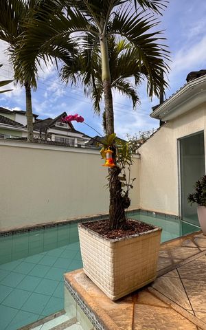 Casa de condomínio à venda com 220m², 3 quartos e sem vaga Casa de condomínio à venda com 220m², 3 quartos e sem vagaÁrea externa
