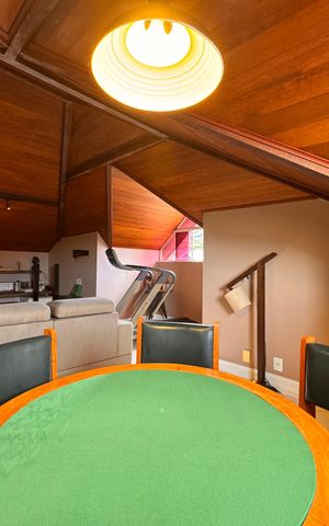 Casa de condomínio à venda com 220m², 3 quartos e sem vaga Casa de condomínio à venda com 220m², 3 quartos e sem vagaSótão