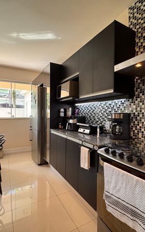 Casa de condomínio à venda com 220m², 3 quartos e sem vaga Casa de condomínio à venda com 220m², 3 quartos e sem vagaCozinha