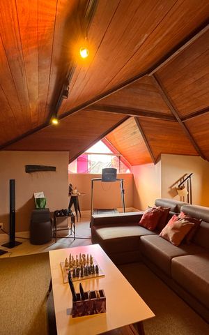 Casa de condomínio à venda com 220m², 3 quartos e sem vaga Casa de condomínio à venda com 220m², 3 quartos e sem vagaSótão