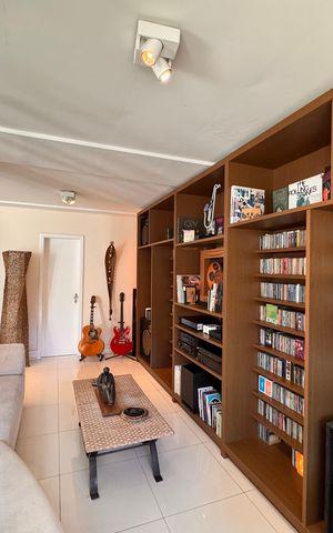 Casa de condomínio à venda com 220m², 3 quartos e sem vaga Casa de condomínio à venda com 220m², 3 quartos e sem vagaSala