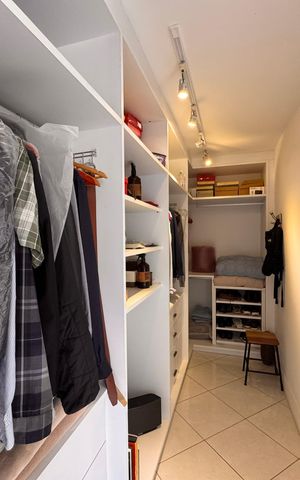 Casa de condomínio à venda com 220m², 3 quartos e sem vaga Casa de condomínio à venda com 220m², 3 quartos e sem vagaSuíte 1 - Closet