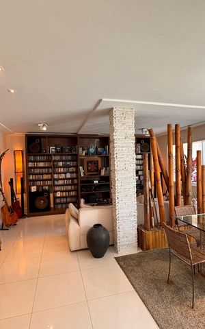 Casa de condomínio à venda com 220m², 3 quartos e sem vaga Casa de condomínio à venda com 220m², 3 quartos e sem vagaSala