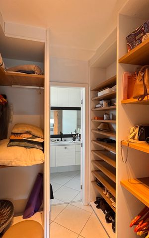 Casa de condomínio à venda com 220m², 3 quartos e sem vaga Casa de condomínio à venda com 220m², 3 quartos e sem vagaSuíte 2 - Closet