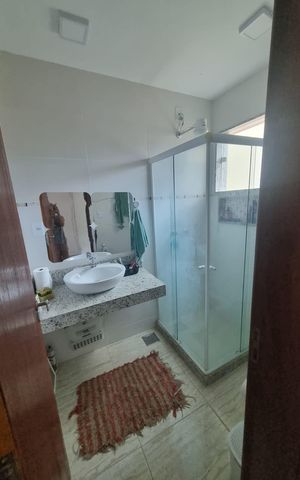 Casa à venda com 130m², 3 quartos e 2 vagas Casa à venda com 130m², 3 quartos e 2 vagasBanheiro