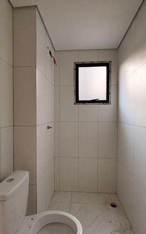 Apartamento à venda com 105m², 2 quartos e 2 vagas Apartamento à venda com 105m², 2 quartos e 2 vagasBanheiro da Suíte