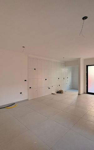Apartamento à venda com 105m², 2 quartos e 2 vagas Apartamento à venda com 105m², 2 quartos e 2 vagasSala