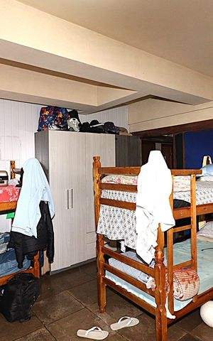 Casa à venda com 300m², 7 quartos e 4 vagasQuarto 