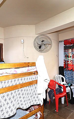Casa à venda com 300m², 7 quartos e 4 vagasQuarto 