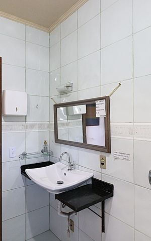 Casa à venda com 300m², 7 quartos e 4 vagasBanheiro social