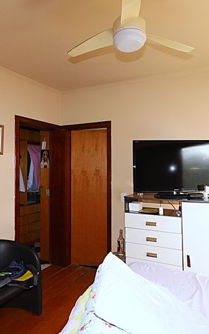 Casa à venda com 300m², 7 quartos e 4 vagasSuíte