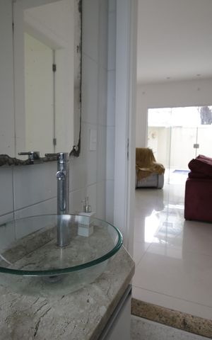 Casa de condomínio à venda com 490m², 4 quartos e 2 vagasBanheiro Social