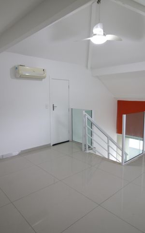 Casa de condomínio à venda com 490m², 4 quartos e 2 vagasSótão 