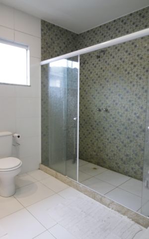Casa de condomínio à venda com 490m², 4 quartos e 2 vagasBanheiro da Suíte 3