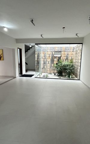Casa para alugar com 461m², 8 quartos e 5 vagasSala 1