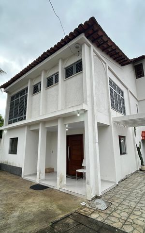 Casa para alugar com 461m², 8 quartos e 5 vagasFachada