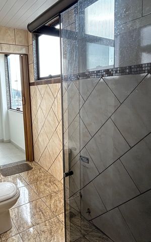 Casa para alugar com 461m², 8 quartos e 5 vagasBanheiro dos quartos 6 e 7