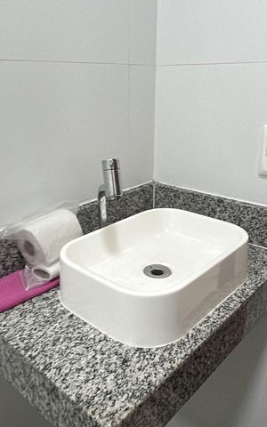 Casa para alugar com 461m², 8 quartos e 5 vagasBanheiro Social 1