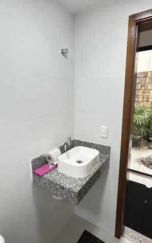 Casa para alugar com 461m², 8 quartos e 5 vagasBanheiro Social 1
