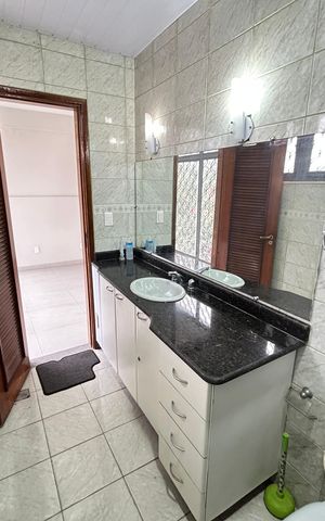 Casa para alugar com 461m², 8 quartos e 5 vagasBanheiro da Suíte