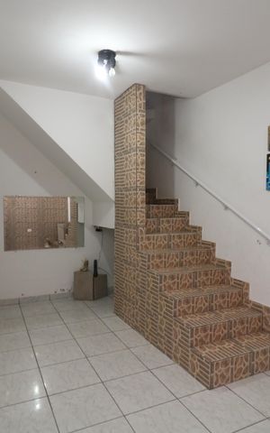 Casa à venda com 120m², 4 quartos e sem vagaSala