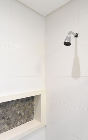 Apartamento à venda com 96m², 2 quartos e 2 vagasBanheiro da Suíte