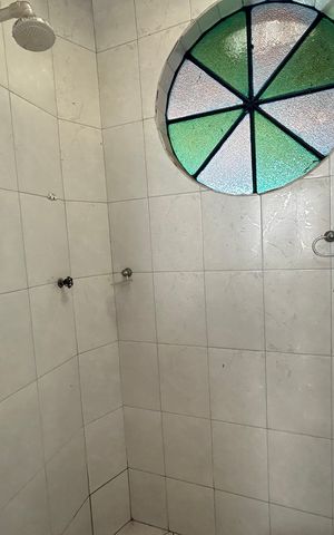 Casa à venda com 327m², 4 quartos e 1 vagaBanheiro de serviço