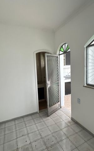 Casa à venda com 327m², 4 quartos e 1 vagaQuarto de Serviço
