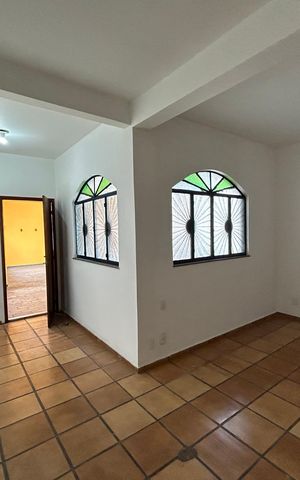 Casa à venda com 327m², 4 quartos e 1 vagaQuarto 