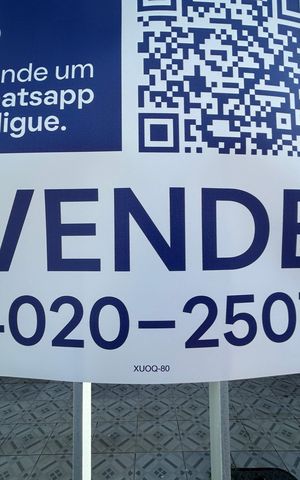 Casa à venda com 327m², 4 quartos e 1 vagaCódigo