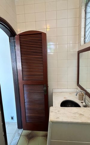Casa à venda com 327m², 4 quartos e 1 vagaBanheiro da Suíte 2