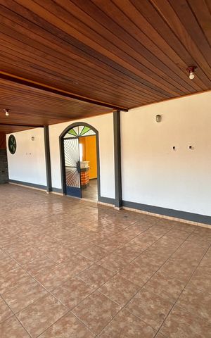 Casa à venda com 327m², 4 quartos e 1 vagaVaranda
