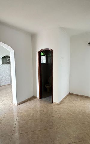 Casa à venda com 327m², 4 quartos e 1 vagaSala