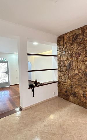 Casa à venda com 327m², 4 quartos e 1 vagaSala