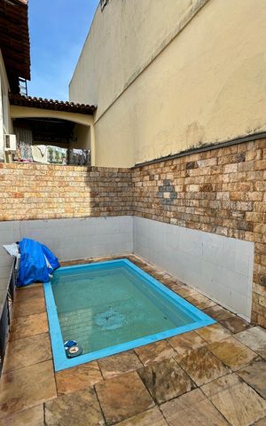 Casa à venda com 327m², 4 quartos e 1 vagaPiscina