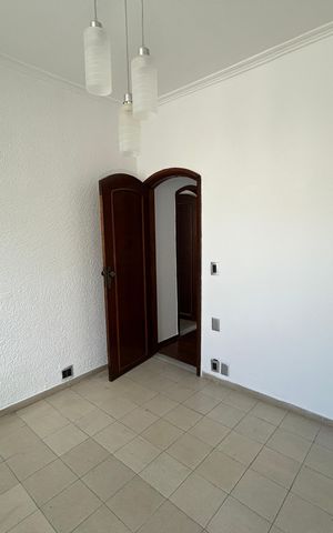 Casa à venda com 327m², 4 quartos e 1 vagaSuíte 2