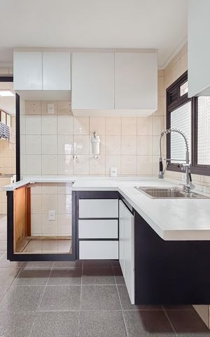 Apartamento à venda com 110m², 3 quartos e 2 vagas Apartamento à venda com 110m², 3 quartos e 2 vagasCozinha