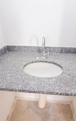 Apartamento à venda com 35m², 2 quartos e sem vagaBanheiro