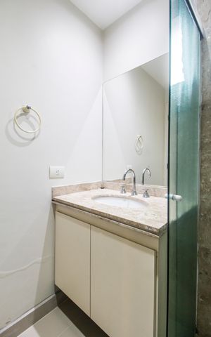 Apartamento para alugar com 150m², 3 quartos e 2 vagas Apartamento para alugar com 150m², 3 quartos e 2 vagasBanheiro da Suíte