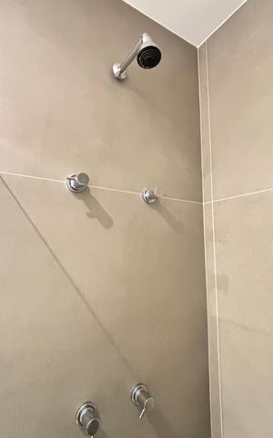 Studio para alugar com 42m², 1 quarto e 1 vaga Studio para alugar com 42m², 1 quarto e 1 vagaBanheiro