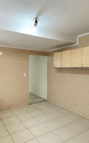 Casa para alugar com 100m², 3 quartos e 2 vagas Casa para alugar com 100m², 3 quartos e 2 vagasCozinha
